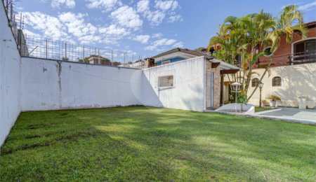 Sobrado à venda com 3 quartos, sendo 1 suíte,  em Interlagos, São Paulo, SP