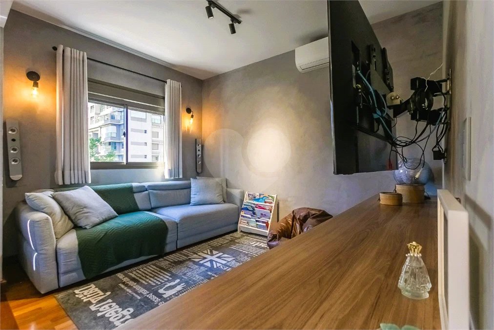 Vila Clementino - Apartamento reformado | 186 m² | 3 suítes | 3 vagas livres
