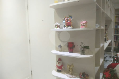 Apartamento de 3 quartos, 1 suíte, à venda no Paraíso. Impecável!