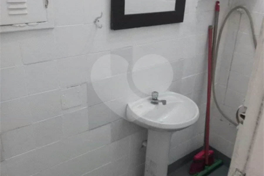 Sala Comercial para Venda ou Locação no Centro de São Paulo