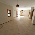 Casa Térrea no Condomínio Damha I,