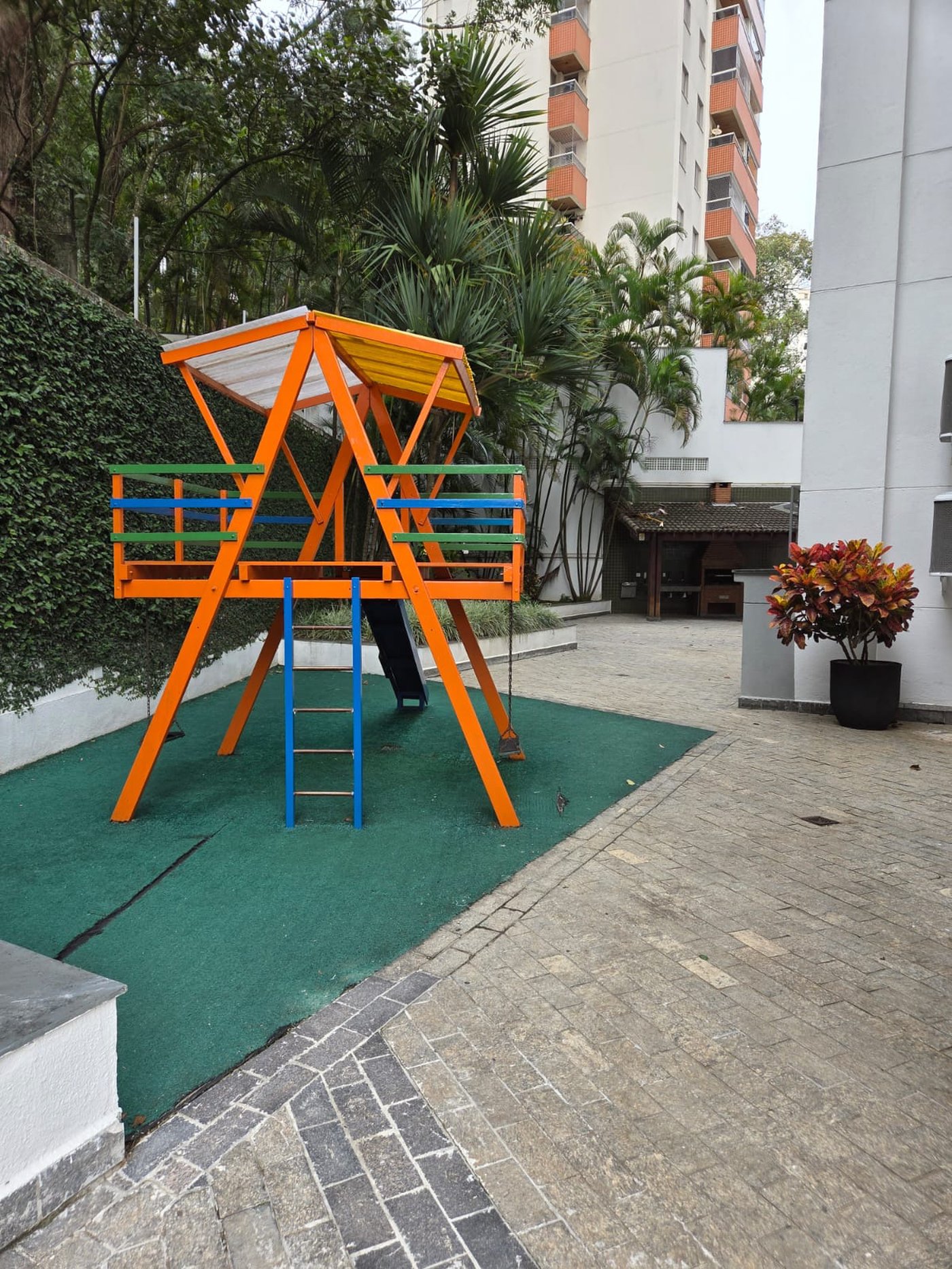 Apartamento à venda com 3 quartos, sendo 1 suíte, em Vila Andrade, São Paulo - SP