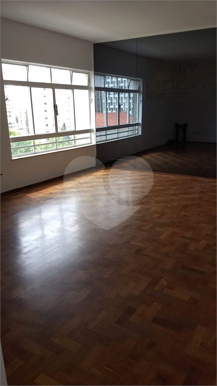 Apartamento à venda no bairro Bela Vista.