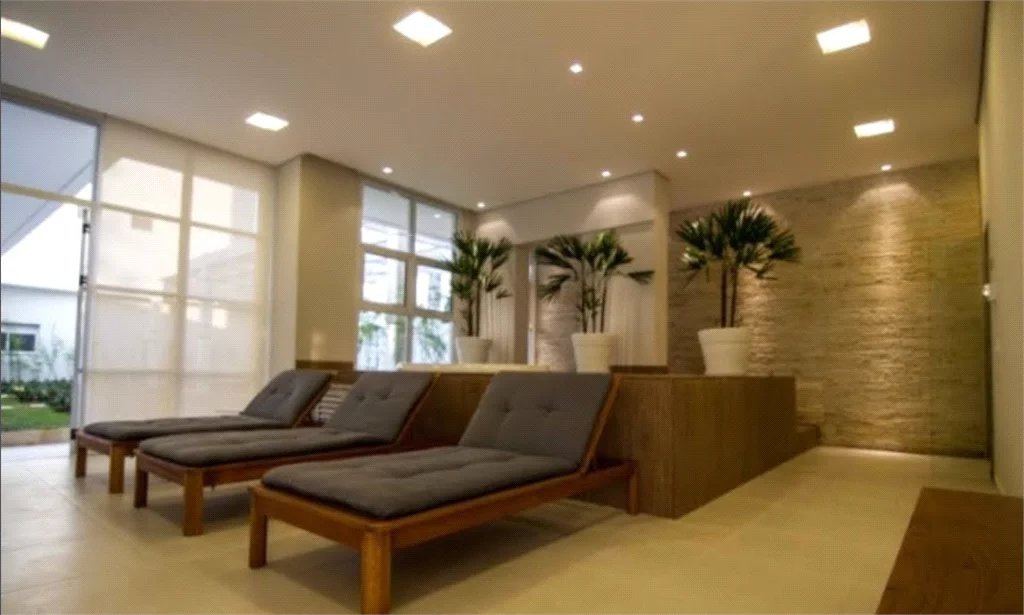 Apartamento à venda ou para alugar com 3 quartos, sendo 1 suíte, em Parque Reboucas, São Paulo, SP