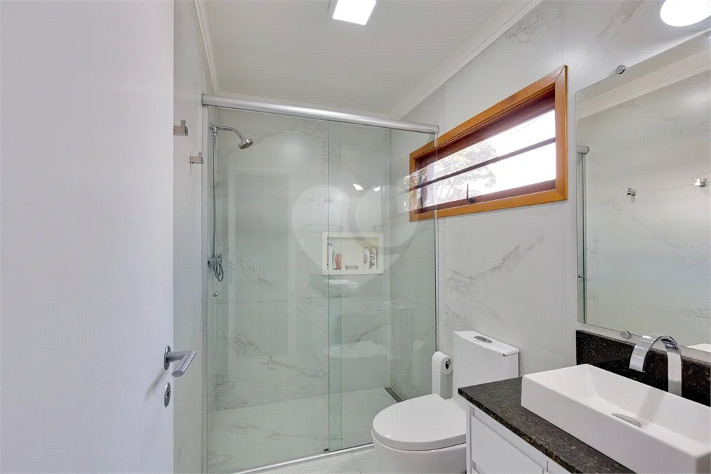 Casa à venda no Brooklin Velho, reformada e com piscina.