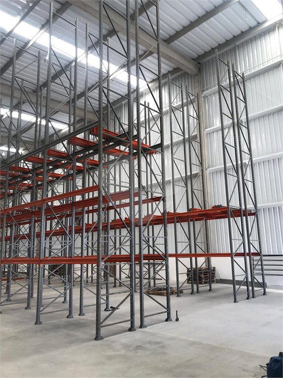 Galpão industrial com renda à venda em Cotia