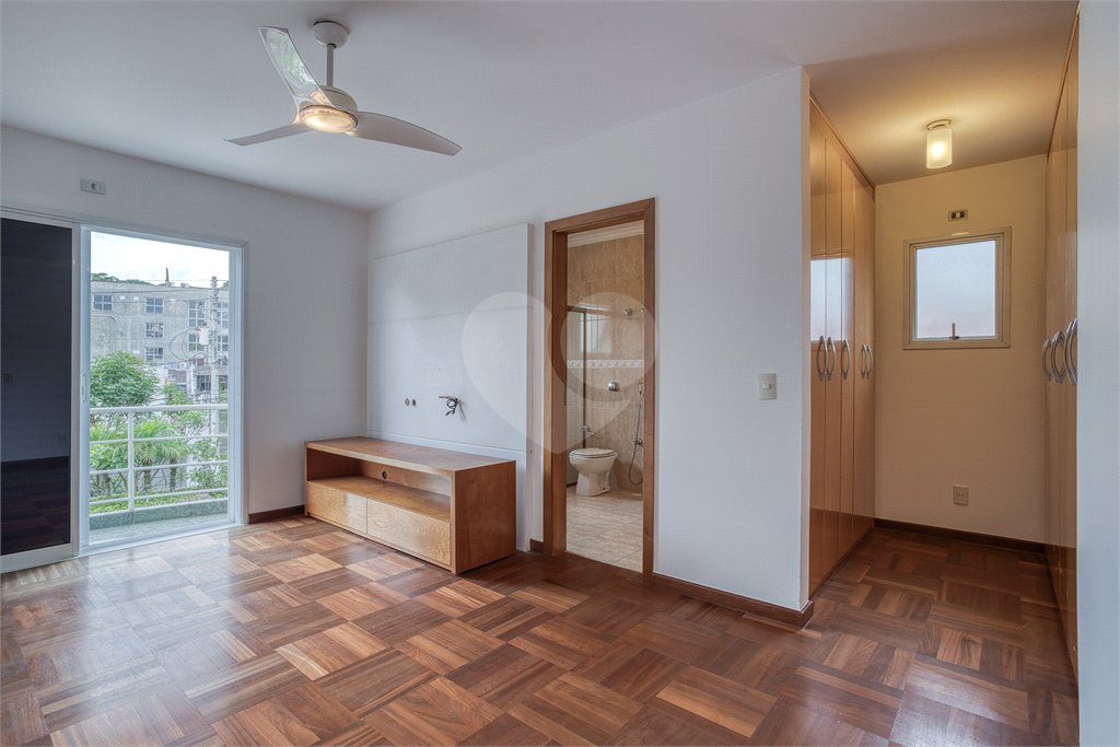 Casa à venda com 4 suítes em Chácara Monte Alegre, São Paulo, SP