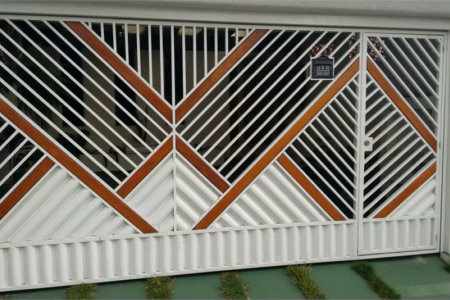Sobrado à venda com 3 quartos, sendo 1 suíte, em Jaguaré, São Paulo - SP