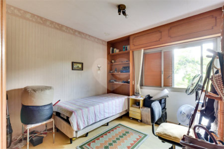 Apartamento à venda com 4 quartos, sendo 1 suíte, em Jardim Marajoara, São Paulo, SP