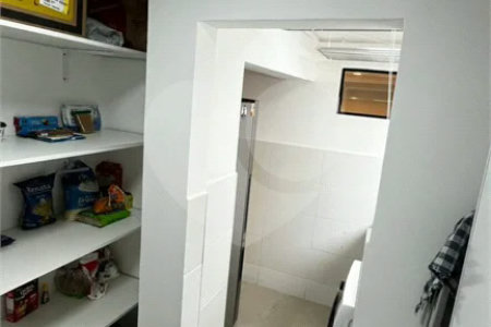 Apartamento à venda na Vila Mariana, reformado 2 dormitórios com 64m² Aceita e estuda Permuta.