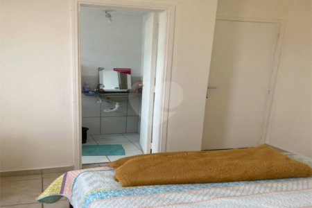 Apartamento à venda com 3 quartos, sendo 1 suíte - no condomínio Carlos Magno, São Carlos - SP