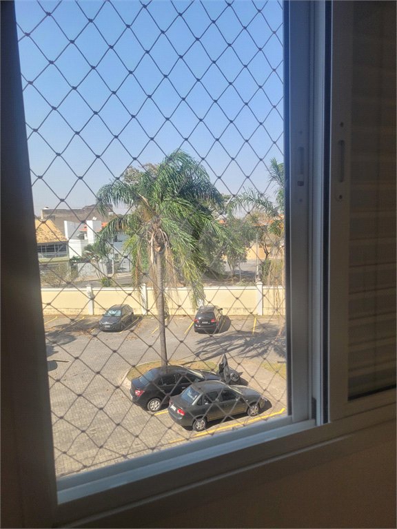 Indaiatuba - Venda - Apartamento no Condomínio Portal das Flores com 64 m², 3 dorms, sendo 2 com armários planejados, , WC social, cozinha planejada e totalmente integrada com a lavanderia, varanda, , 02 vagas de garagem. Excelente localização, a poucos metros do Shopping Polo, mercados, padaria,