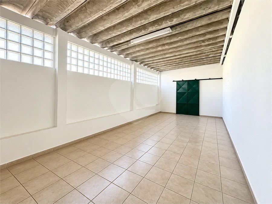 Galpão comercial/industrial com 627 m² no Bairro Planalto, em São Bernardo do Campo, próximo à Via Anchieta, com piso fabril, escritórios e mezanino.