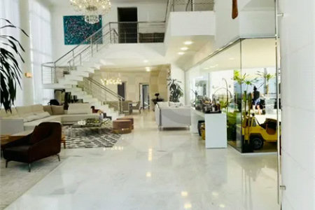 Belíssima casa à venda com 700 m² no Condomínio Tamboré, em Alphaville!!!