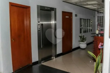 Apartamento à venda no bairro Barra Funda.