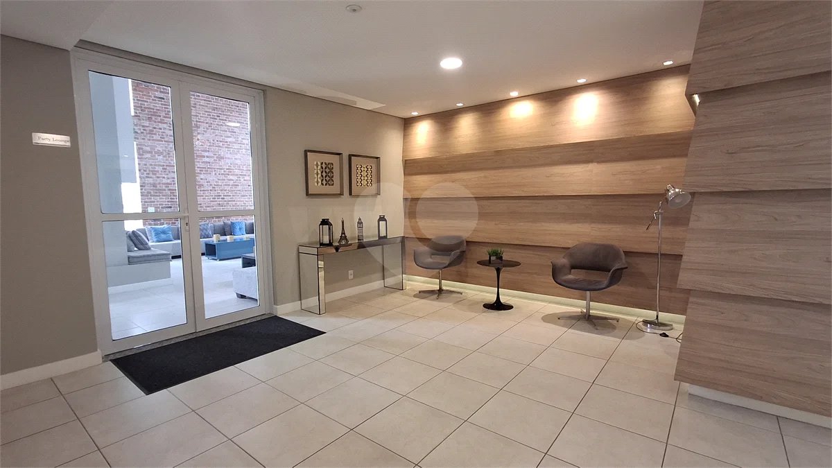 Apartamento com 2 vagas no Campo Belo