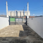 Indaiatuba - Sobrado para venda e Locação - Jardim Nely em Indaiatuba - R$ 425.000,00 - aceita parte em permuta - Bairro tranquilo com fácil acesso a rodovias, Shopping Polo Parque Mall - Assai, Polo shopping - Com duas suítes sendo uma com sacada, , lavabo. área de serviço , 2 vagas, portão ele