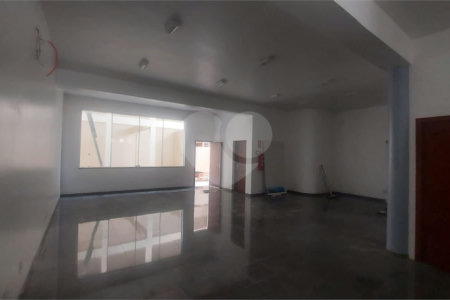 Sala Comercial na Prestigiada Alameda Lucas Nogueira Garcez