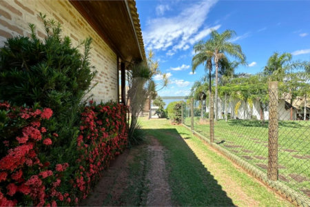 Casa para venda no Condomínio Vivenda do Broa.