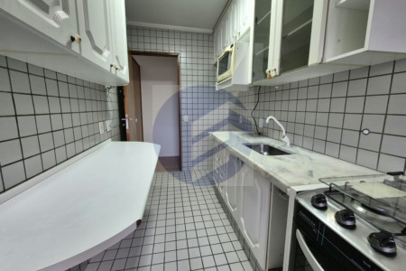 Apartamento à venda com 3 quartos, 1 banheiro e 1 vaga próximo à USP