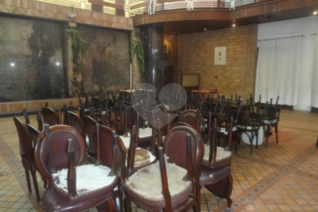 Casa comercial à venda na Rua Treze de Maio