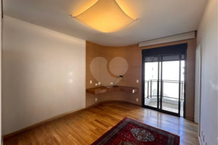Higienópolis: Apartamento de 350 m2, 4 suítes, 5 vagas.