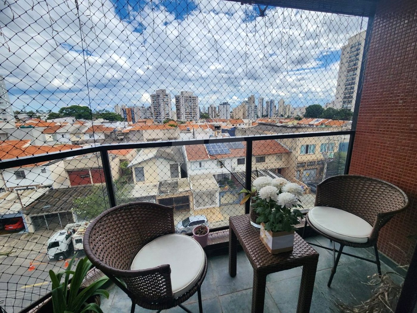 Apartamento com 70m² , 2 dormitórios , sendo 1 suíte , 2 vagas , à venda no Bosque da Saúde.