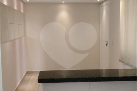 Apartamento no Condomínio Monte Azul.