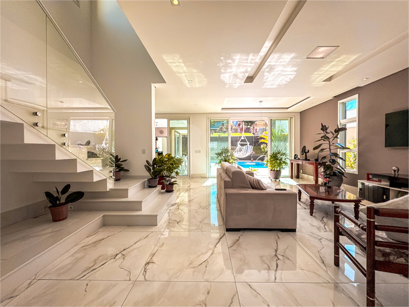 Sobrado à venda em Itupeva – 421,80 m² de terreno – 254,28 m² de área construída – 3 dormitórios – 4 banheiros – 4 vagas de garagem