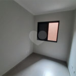 Apartamento com 37m2, 2 quartos, banheiro, sala, cozinha, quintal e SEM vaga de garagem