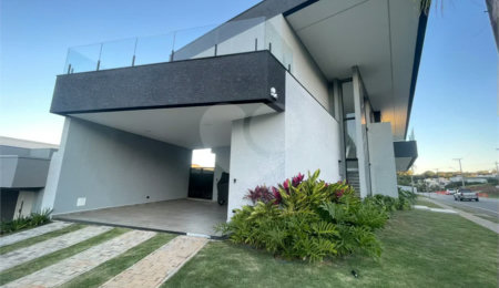Casa à venda com 5 suítes no condomínio Figueira Garden, Atibaia - SP