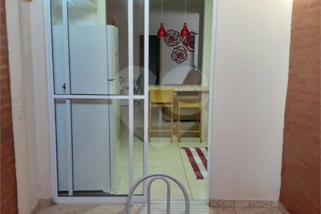 Casa térrea no Condomínio Moradas II.