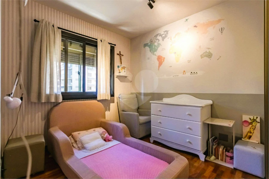 Vila Clementino - Apartamento reformado | 186 m² | 3 suítes | 3 vagas livres