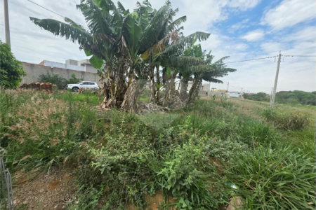Terreno no Arcoville 260m² de esquina