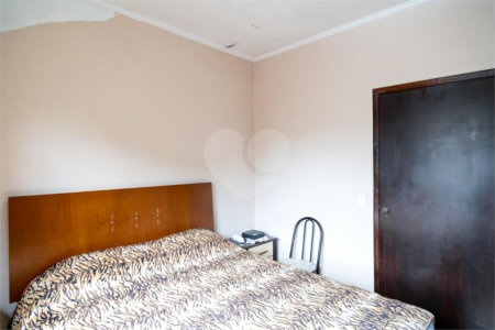 Casa para venda e locação no Campo Belo de 120M² com 3 dormitórios, 1 suíte e 3 vagas