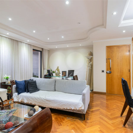 Apartamento à venda no Edifício Gerona – Vila Regente Feijó