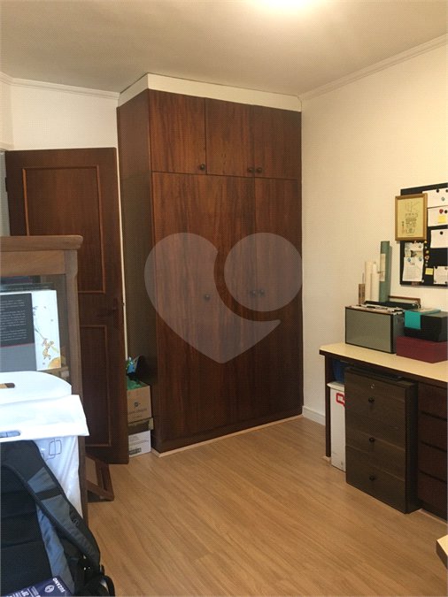 Campo Belo: Elegante Apartamento de 113 m² com Suíte e 2 Vagas em Localização Privilegiada