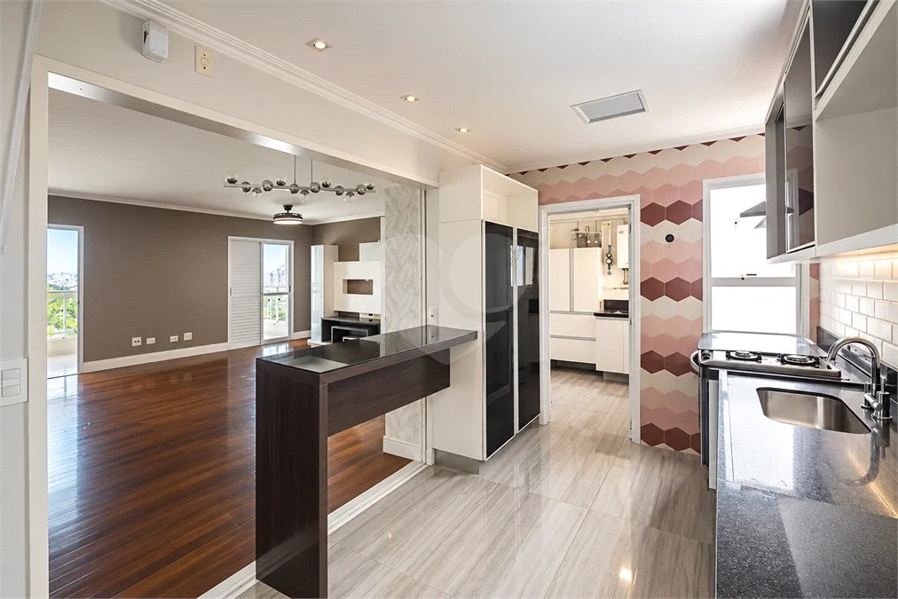 Cobertura de 260 m² em São Bernardo do Campo, com 4 dormitórios, 3 suítes, piscina privativa, espaço gourmet e vista livre. Viva esse privilégio! Agende sua visita e encante-se!