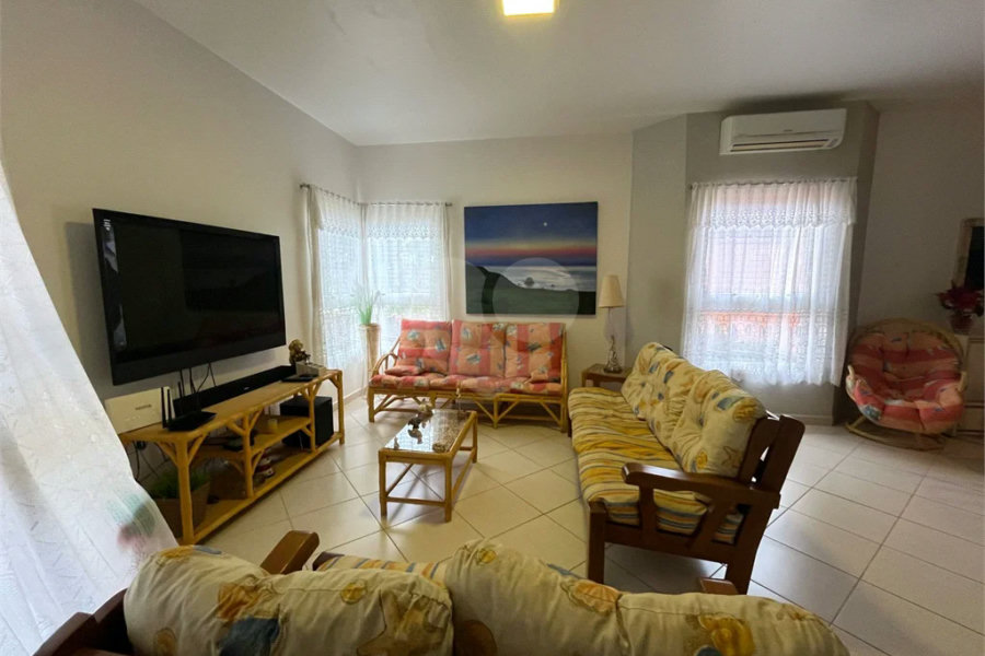 Casa à venda com 6 quartos, sendo 3 suítes, em Morada da Praia, Bertioga, SP