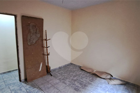 Casa ampla em bairro tranquilo – excelente oportunidade para morar ou investir!