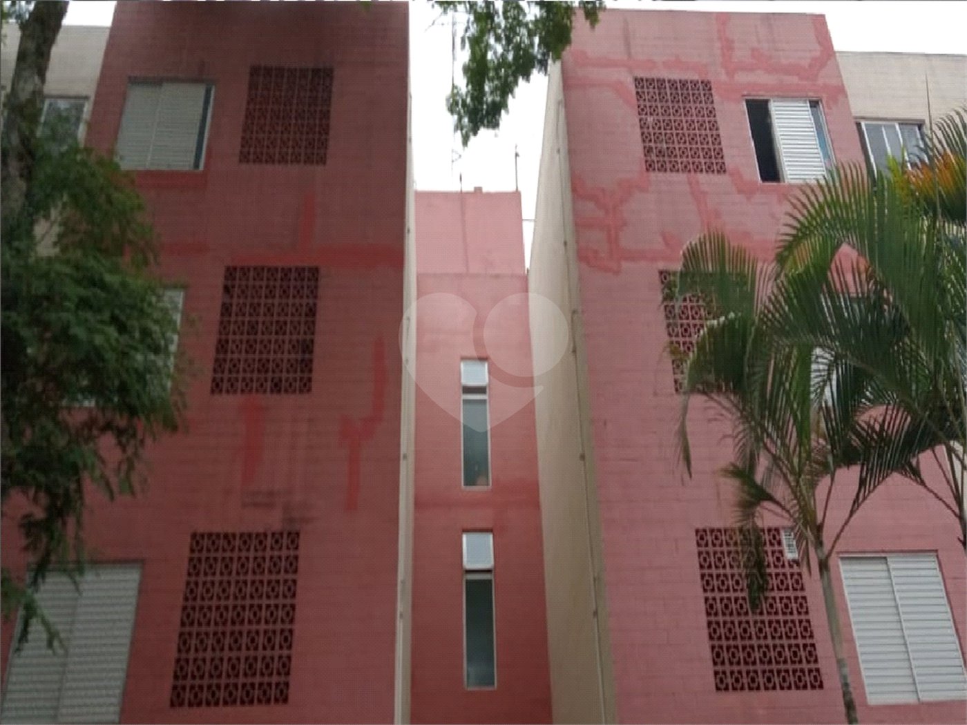 Apartamento com 2 dormitórios e 1 vaga no Tremembé