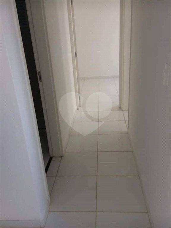 Apartamento à Venda no Parque dos Manacás