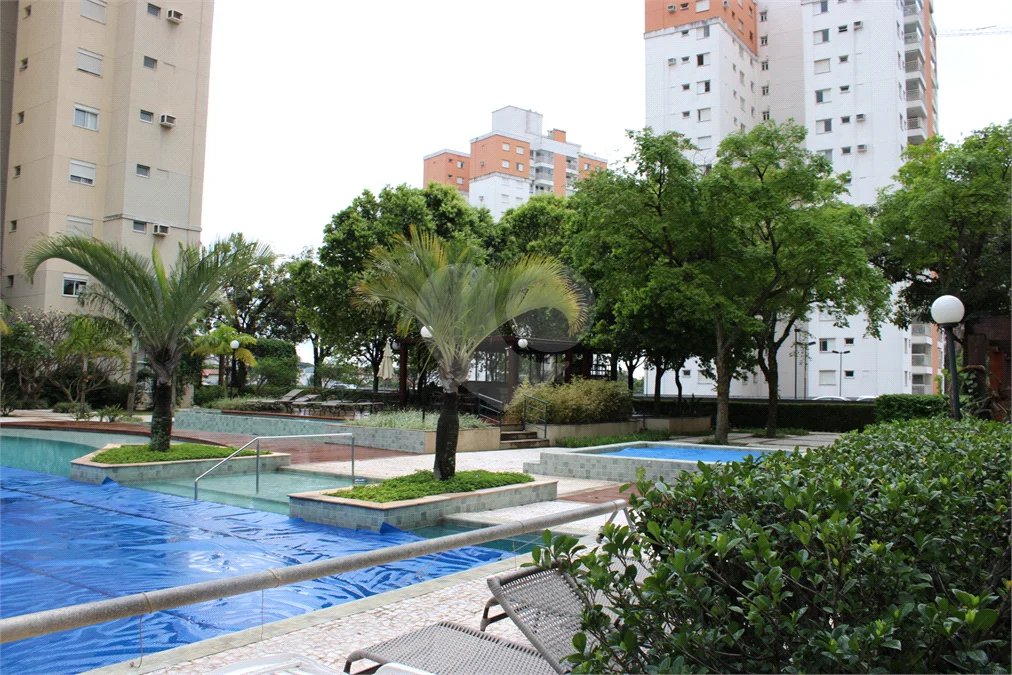 Apartamento de 3 Suítes com Vista Definitiva e Sol da Manhã no Condomínio Club House - Parque do Prado