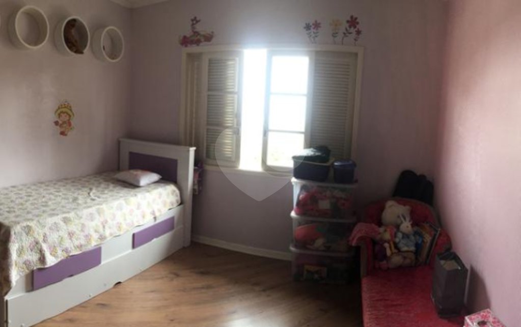 Sobrado à venda no Tremembé, 3 dormitorios com armários, sala ampla, cozinha com armários, 2 vagas , otima localização