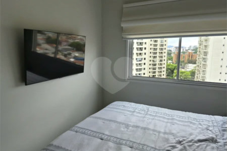 Oportunidade na Vila Leopoldina!! Apartamento com dois dormitórios, sendo uma suíte, dois banheiros, e com duas vagas.
