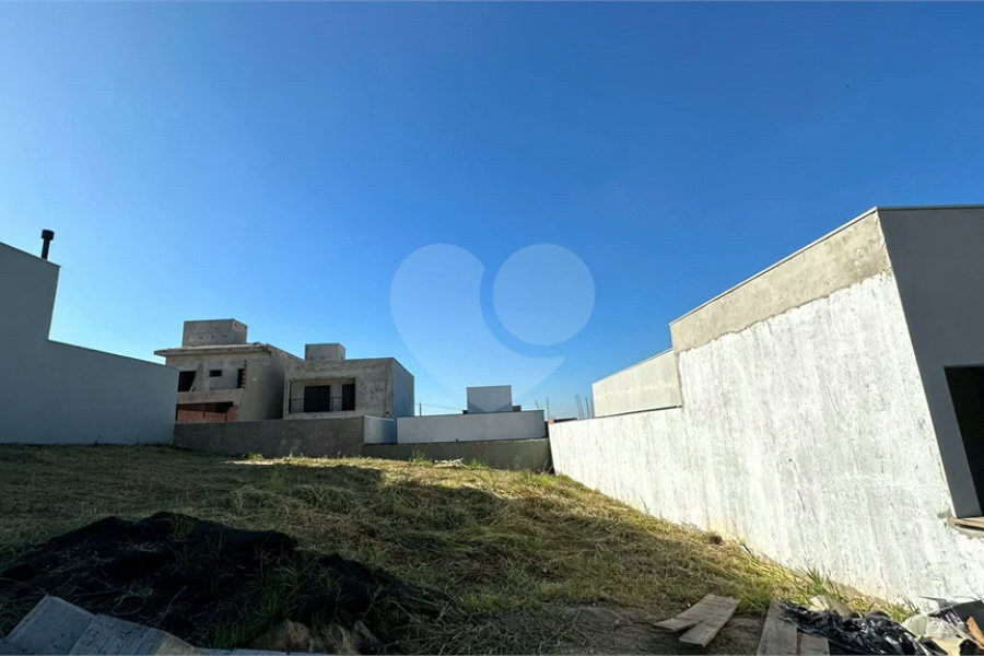 Terreno à venda no bairro Ondinhas, Condomínio Soleil em Piracicaba/SP.