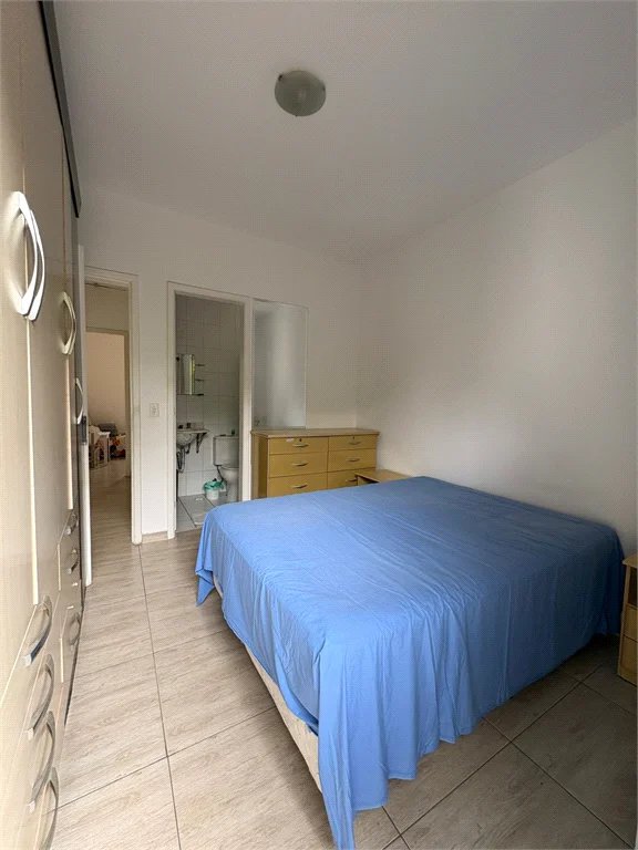 Casa à venda com 3 quartos, sendo 1 suíte, no condomínio New Village, Cotia - SP