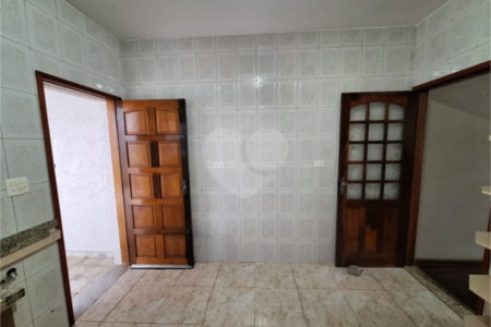 Sobrado com 2 dormitórios com 2 vagas de garagem