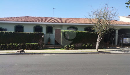 Casa à venda com 3 quartos, sendo 1 suíte, em Parque Paraíso, São Carlos, SP