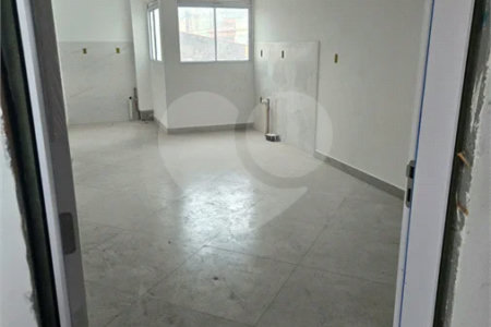 Apartamento com 48m², distribuídos em 2 dormitórios, sala, cozinha e 1 banheiro.
